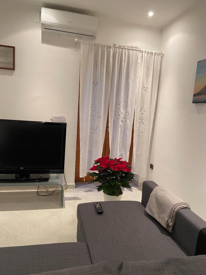 Apartamento La Casa Di Giu Pozzuoli Exterior foto